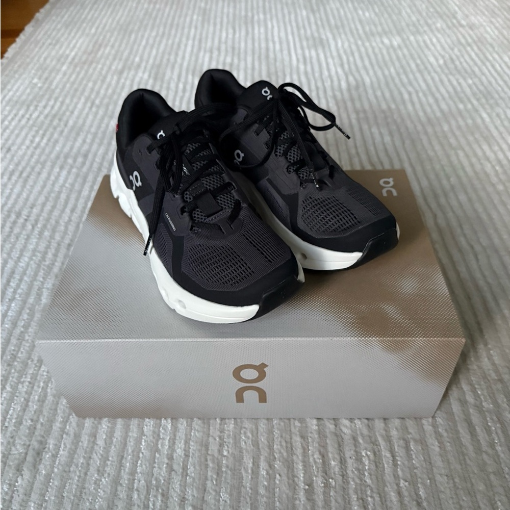 NEW On Running Cloudrunner 2 Black/Eclipse Women’s US 8.5 NIB Sneaker